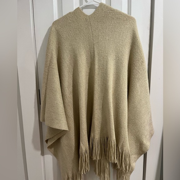 Gold Sparkly Poncho - Picture 4 of 4